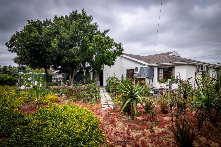 4 Bedroom Property for Sale in Velddrif Western Cape